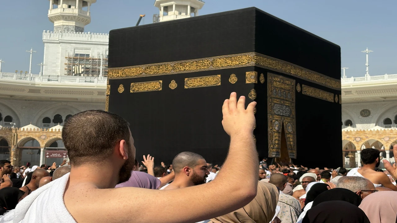 ما هي شروط الإقامة ومدتها لتأشيرة العمرة الجديدة في السعودية؟
